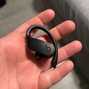 Powerbeats pro Bluetooth headphones